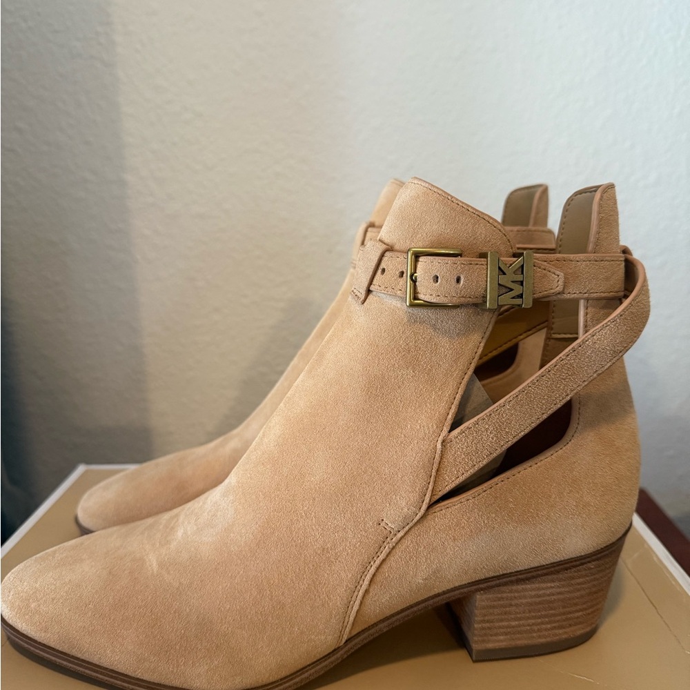 Michael Kors Beige Ankle Booties with Gold Buckle